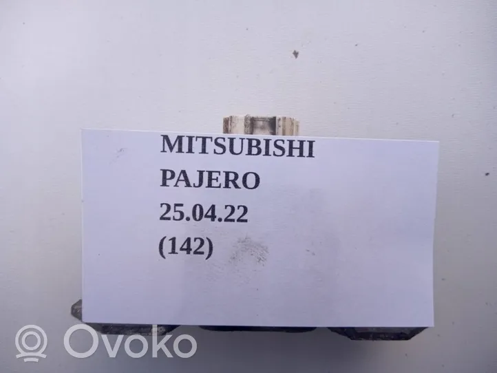 Mitsubishi Pajero Sport II Czujnik uderzenia Airbag 8651A112