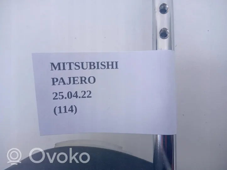 Mitsubishi Pajero Sport II Vaihteenvalitsimen vaihtaja vaihdelaatikossa 121001008
