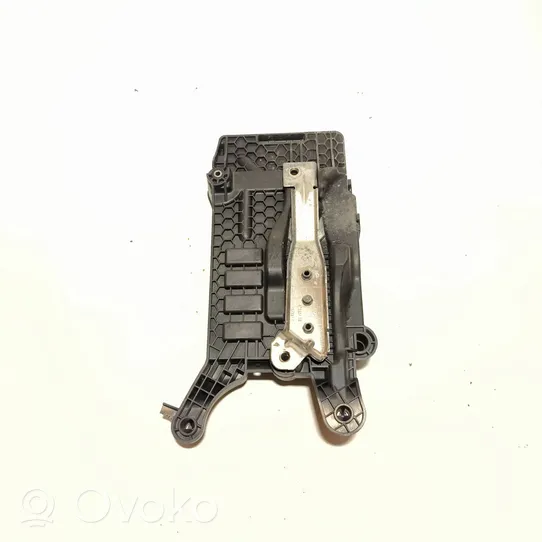 Skoda Fabia Mk4 (6VA) Boîte de batterie 2Q0915331