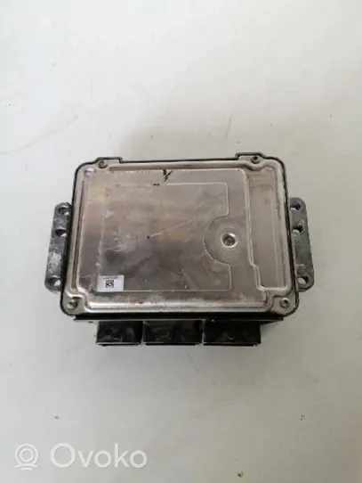 Renault Trafic II (X83) Calculateur moteur ECU 0281017065