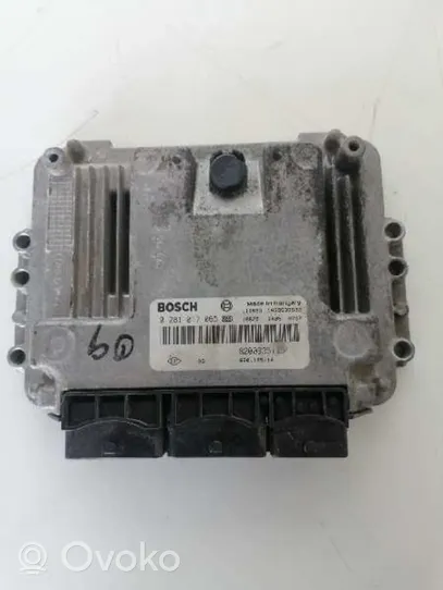 Renault Trafic II (X83) Calculateur moteur ECU 0281017065