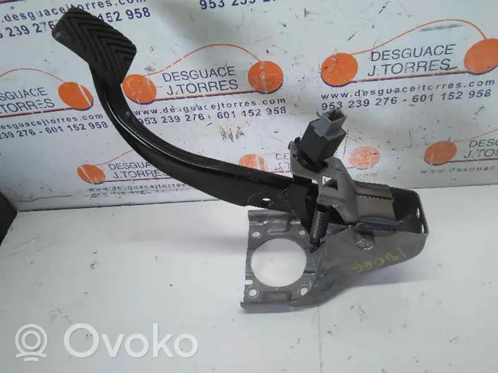 Hyundai Elantra Brake pedal 