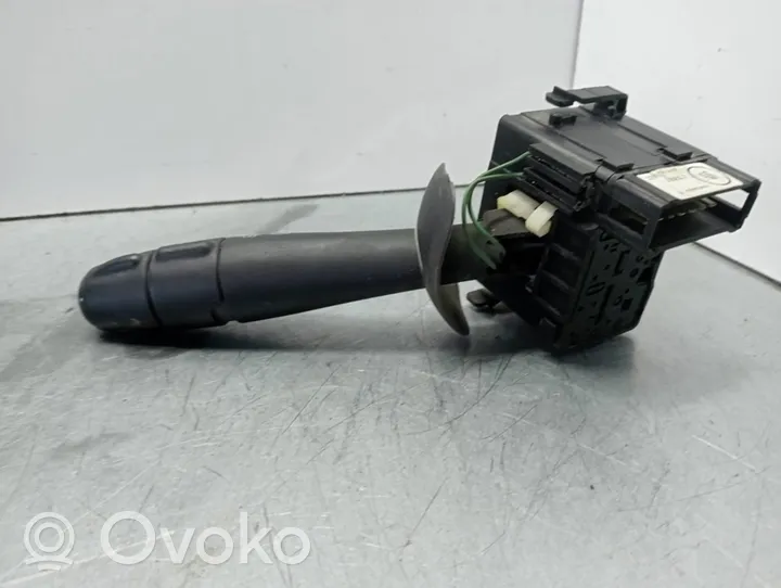 Renault Twingo II Wiper control stalk 8200856012