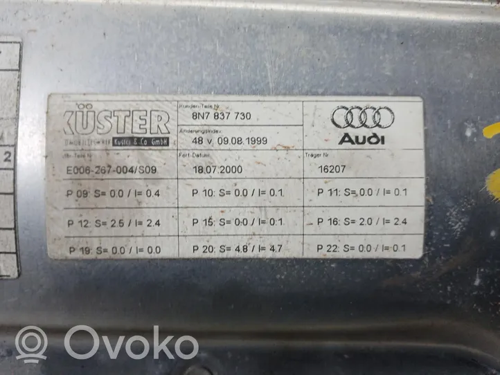 Audi TT Mk1 Etuoven sähkökäyttöinen ikkunan nostin 8N7837730