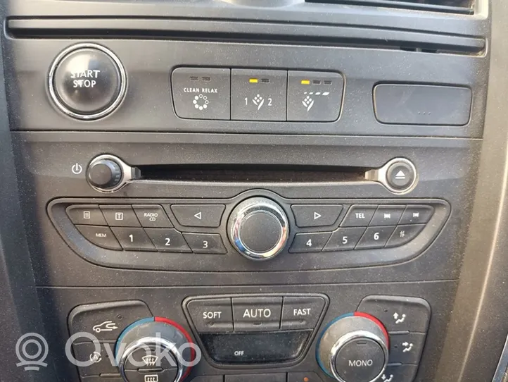Renault Latitude (L70) Panel / Radioodtwarzacz CD/DVD/GPS 281150048R