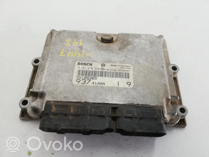 Alfa Romeo 147 Calculateur moteur ECU 93741AAA