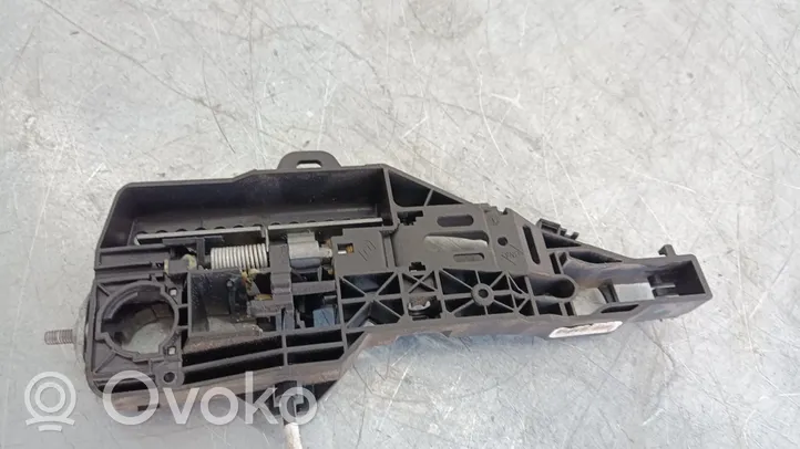 Renault Clio IV Zamek drzwi przednich 805024563