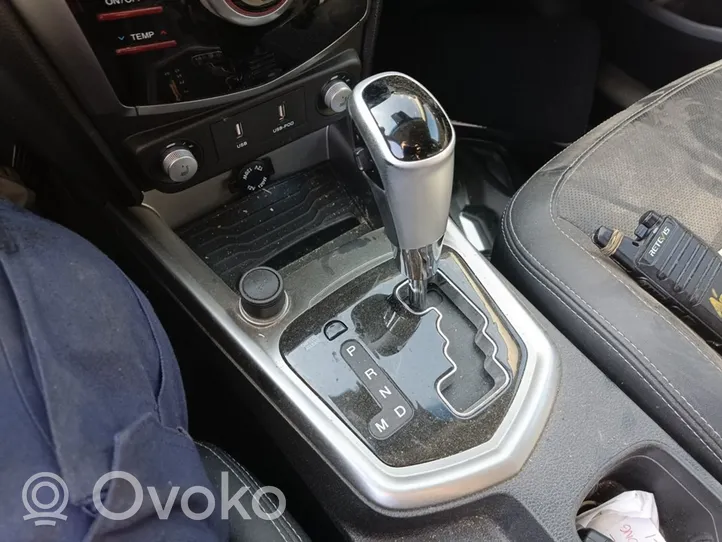 SsangYong Tivoli Schaltkulisse innen 