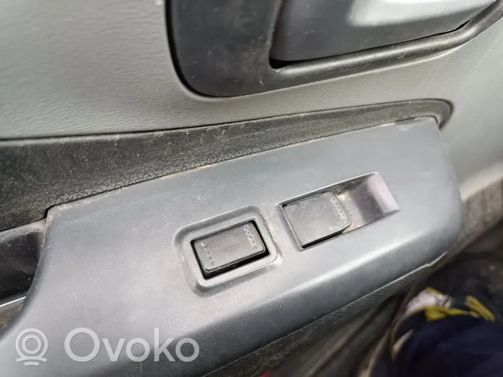 Suzuki Alto Electric window control switch 