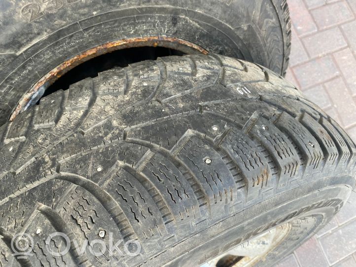 Toyota Hilux (N140, N150, N160, N170) R15 winter/snow tires with studs 23575R15