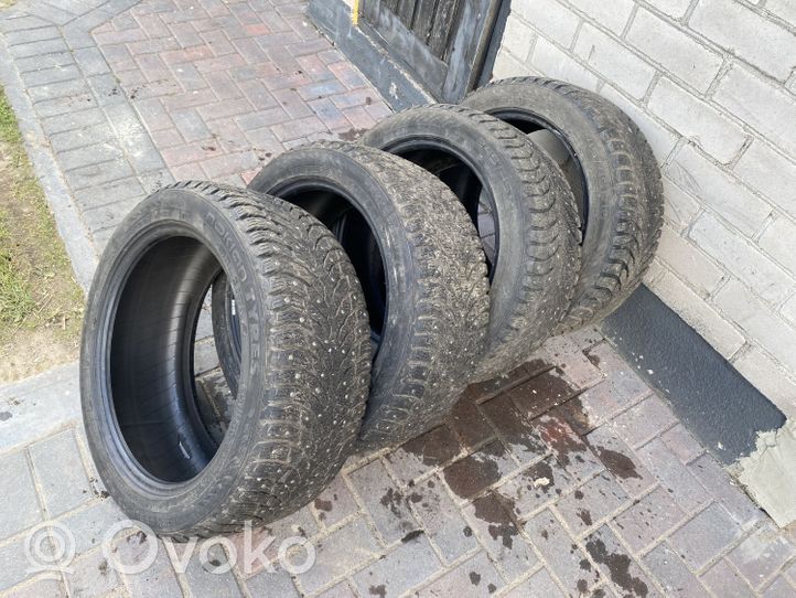 Volkswagen PASSAT B5.5 R18 winter/snow tires with studs 24545R18