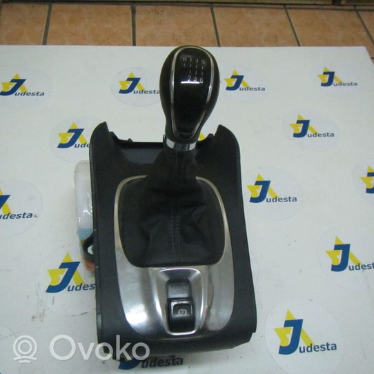 Opel Meriva B Lewarek zmiany biegów / dolny 8126300101