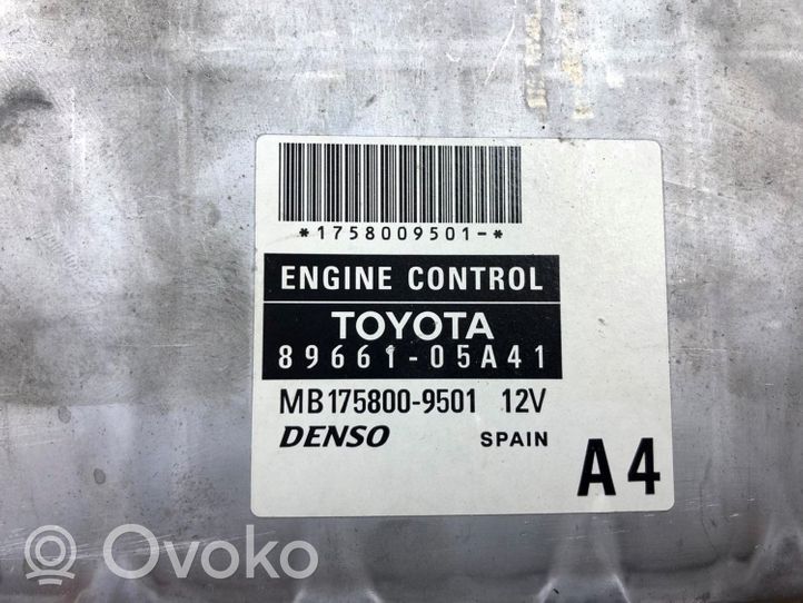 Toyota Avensis T250 Centralina/modulo motore ECU 8966105A41