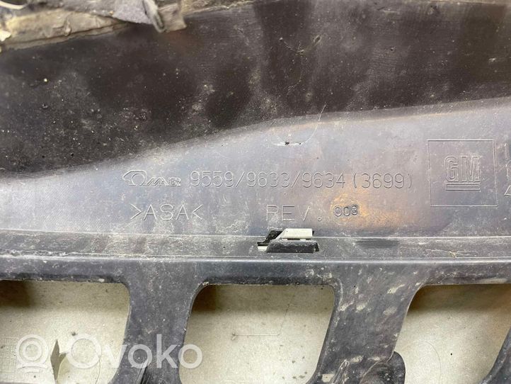 Opel Astra H Maskownica / Grill / Atrapa górna chłodnicy 13108463