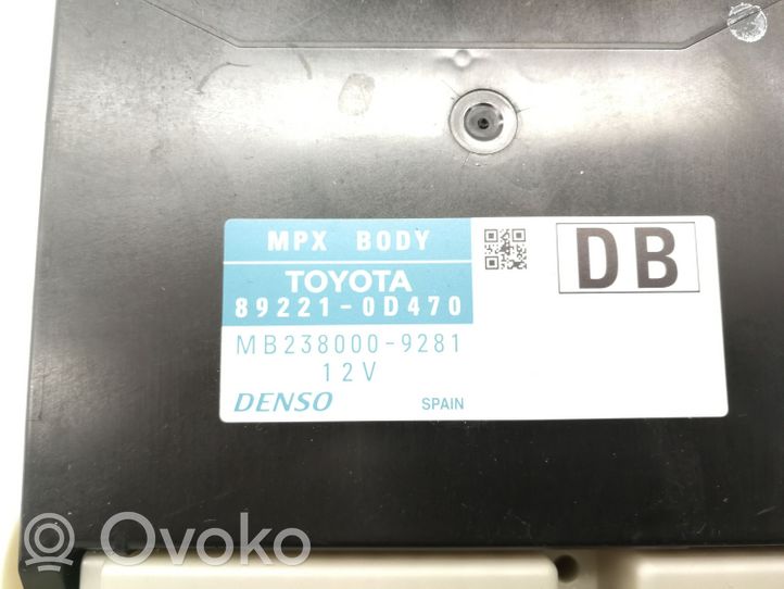 Toyota Yaris Module de contrôle carrosserie centrale 892210D470