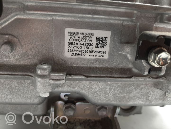 Toyota RAV 4 (XA40) Jännitteenmuunnin/vaihtosuuntaaja G92A042030