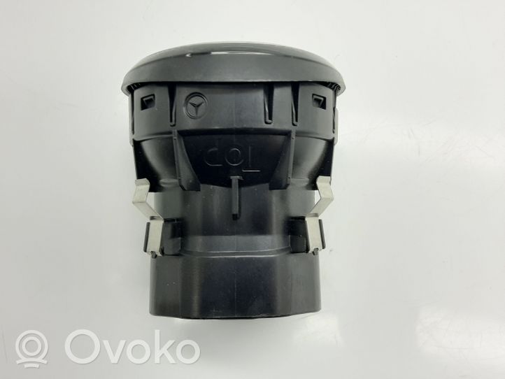 Mercedes-Benz B W246 W242 Lango oro grotelės A2468304100