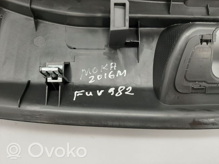 Opel Mokka X Tavaratilan kynnyksen suoja 94522424