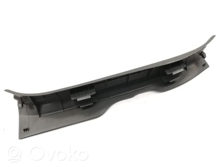 Toyota Auris E180 Takaoven kynnyksen suojalista 6791802060