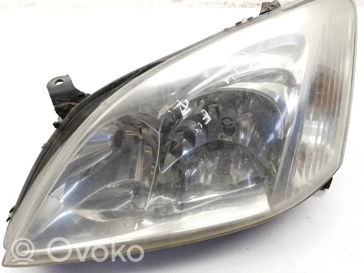 Toyota Corolla E120 E130 Lampa przednia 811500215000