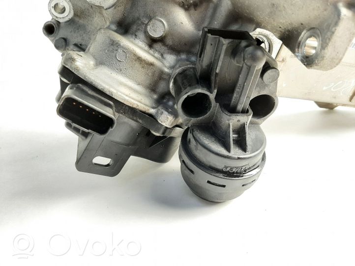 Ford Kuga II EGR-venttiili/lauhdutin 30725855