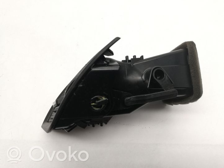 BMW X1 E84 Lango oro grotelės 2991233