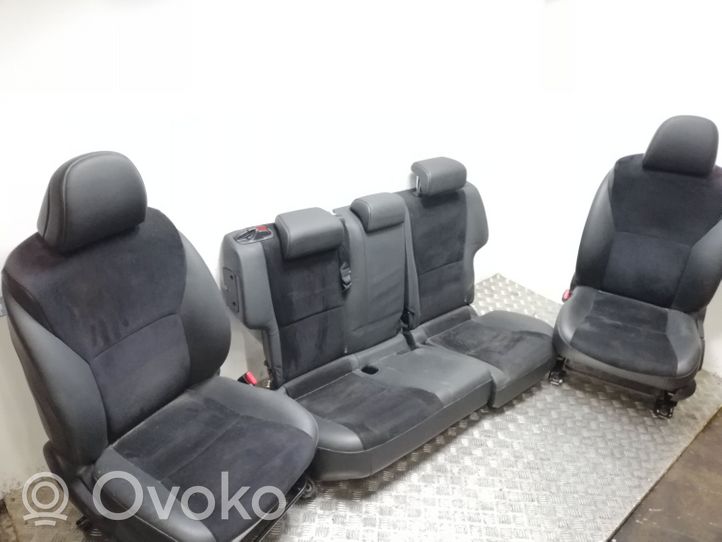 Toyota Auris 150 Kit intérieur 