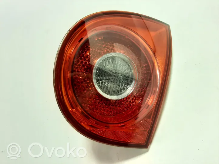 Volkswagen Golf V Lampy tylnej klapy bagażnika 1K6945094J