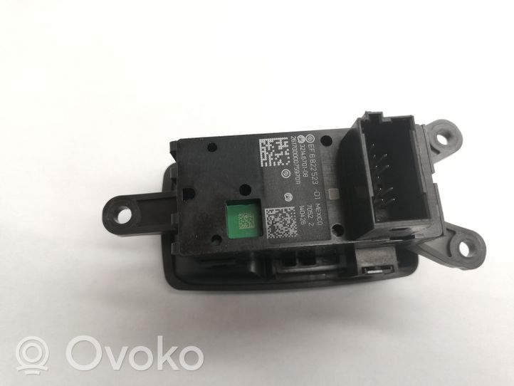 BMW X1 F48 F49 Interruttore del freno di stazionamento/freno a mano 6822523