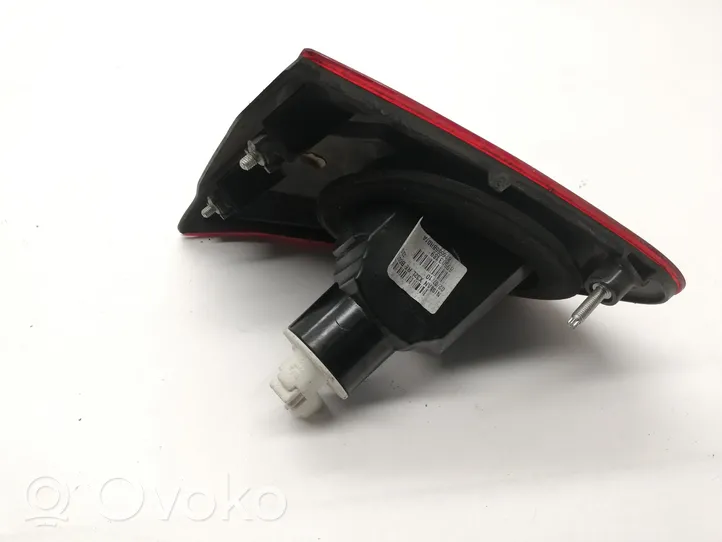 Nissan Qashqai+2 Lampy tylnej klapy bagażnika 89503189