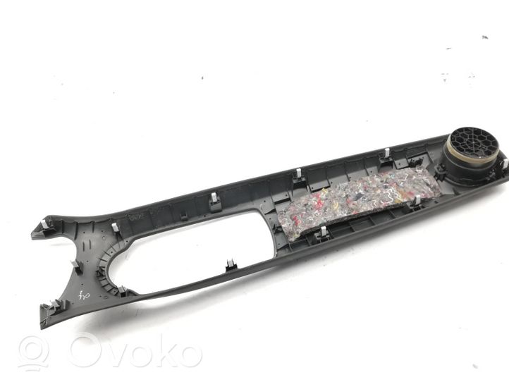 Toyota Yaris Dekoratyvinė apdailos juostelė 554700D100