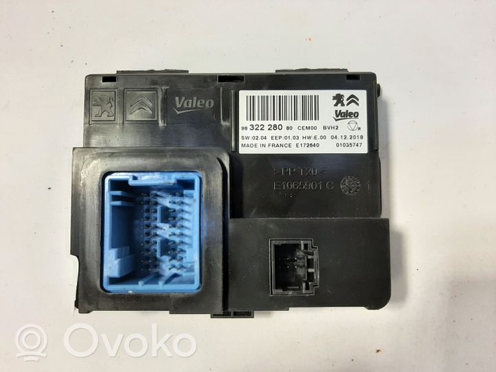 Citroen C4 Cactus Climate control unit 9832228080