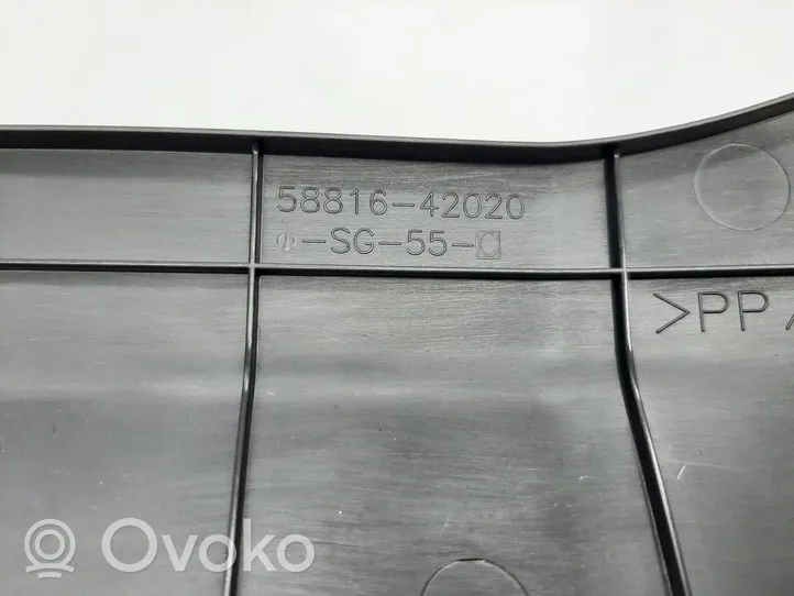 Toyota RAV 4 (XA50) Autres pièces intérieures 5881642020