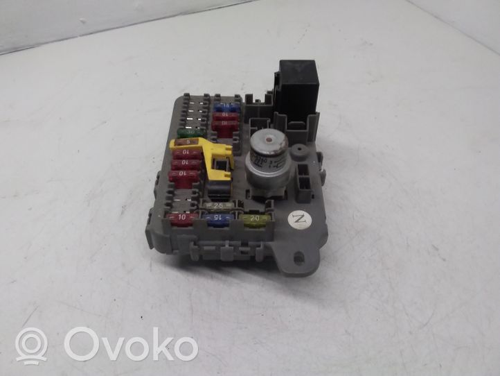 Rover 214 - 216 - 220 Drošinātāju bloks YQE102470