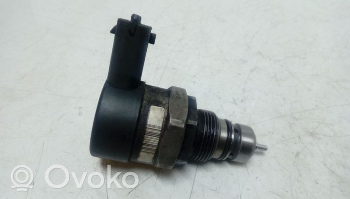 Volvo XC60 Fuel pressure regulator 0281002712