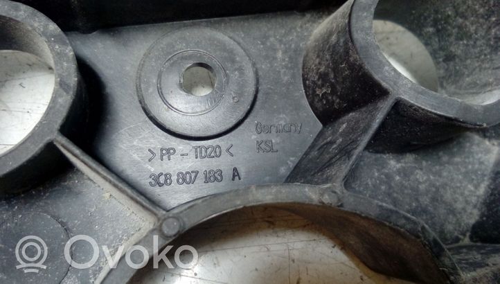 Volkswagen PASSAT CC Soporte del parachoques delantero 3C8807183A