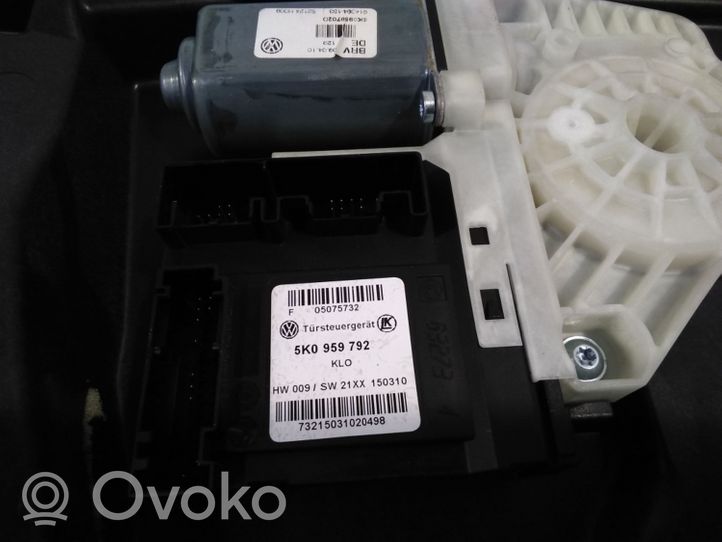 Volkswagen Golf VI Regulador de puerta delantera con motor 6K2837729P