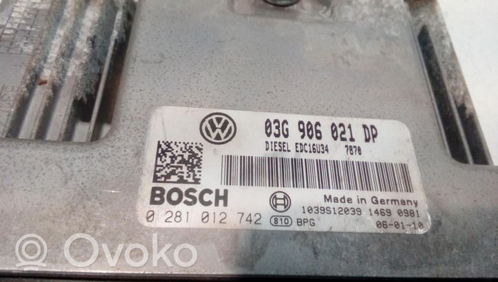 Volkswagen PASSAT B6 Sterownik / Moduł ECU 03G906021DP