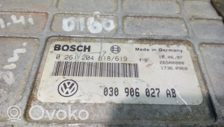 Volkswagen Polo III 6N 6N2 6NF Moottorin ohjainlaite/moduuli 0261204618