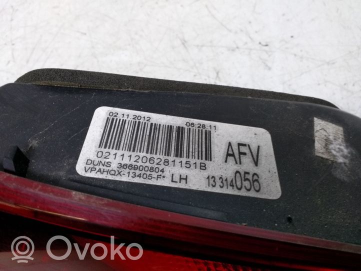 Opel Astra J Galinis žibintas dangtyje 13282246