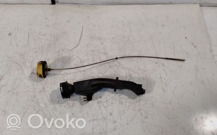 Opel Vivaro Oil fill pipe 8200612919