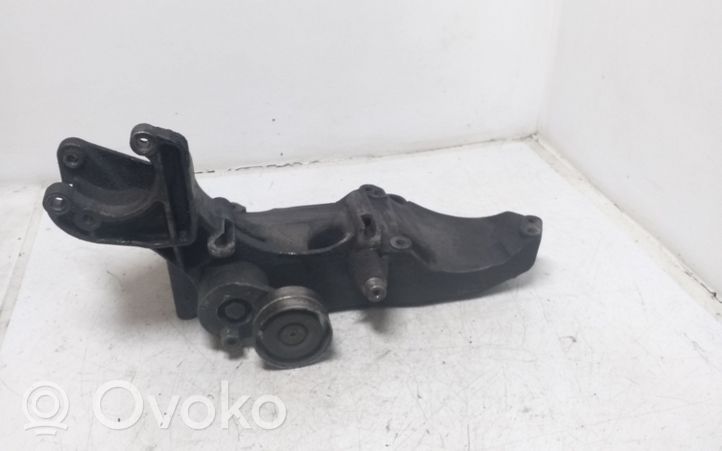 Nissan Primera Generatoriaus kronšteinas 8200183234