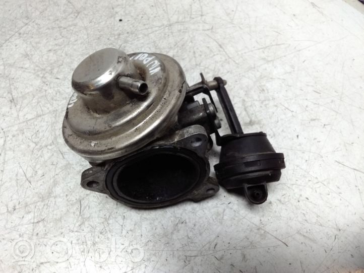 Volkswagen Polo Soupape vanne EGR 038129637B