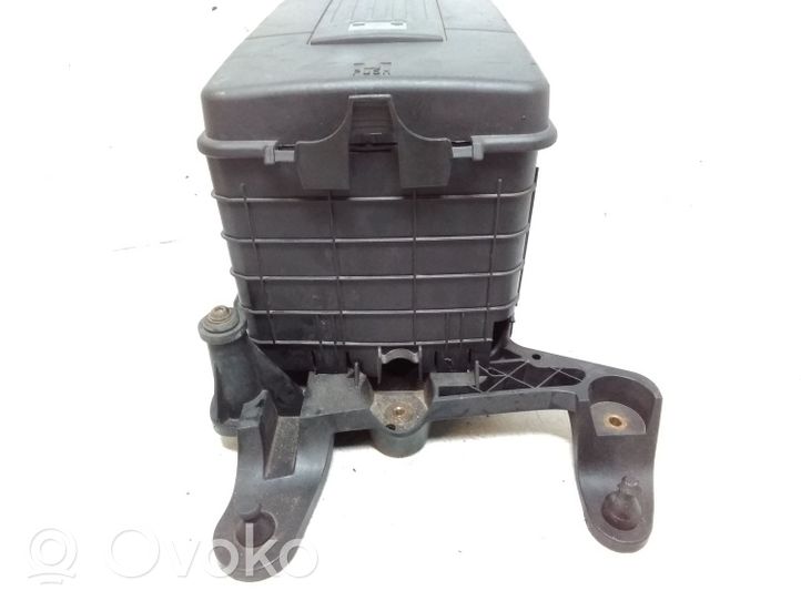 Volkswagen PASSAT B7 Support boîte de batterie 3C0915443A