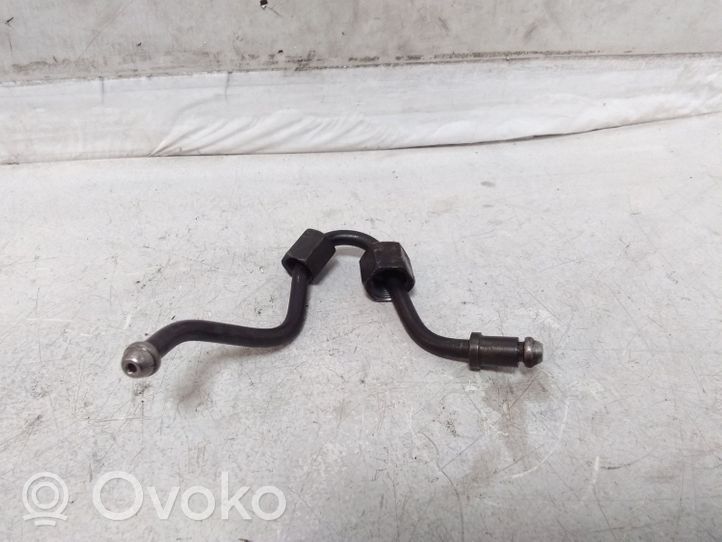 Alfa Romeo GT Fuel injector supply line/pipe 