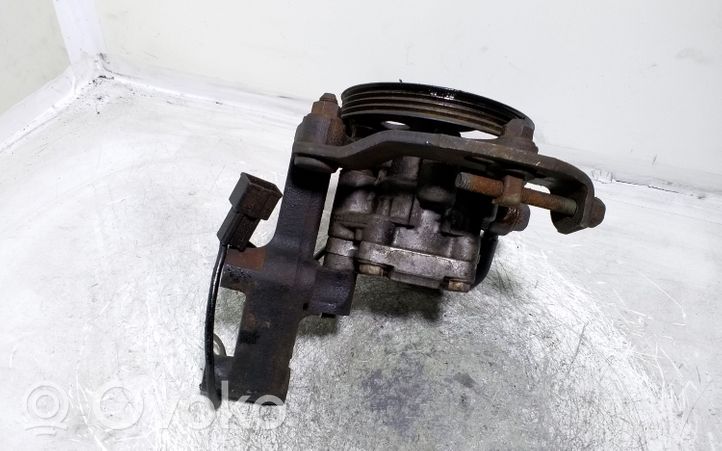 Mazda 323 F Power steering pump 