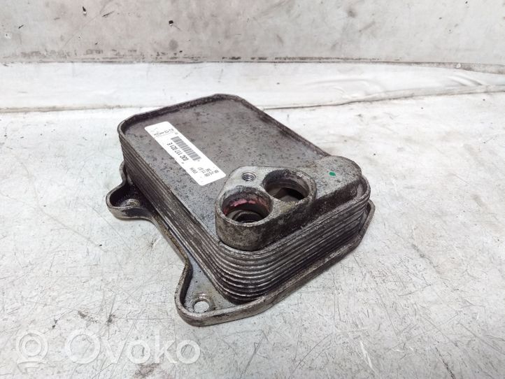 Volkswagen Touran I Radiatore dell’olio del motore 03C117021E