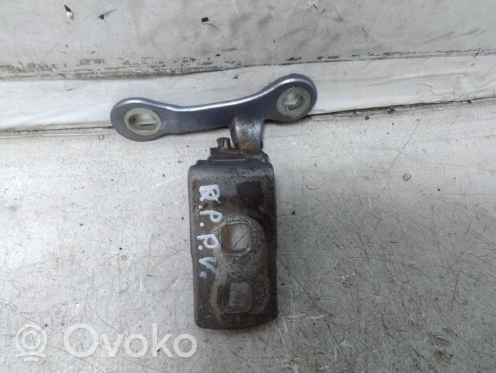 Opel Vectra C Front door upper hinge 