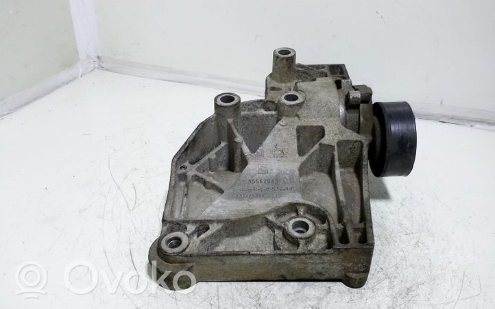 Opel Insignia A Staffa di montaggio del compressore dell’A/C 532274354