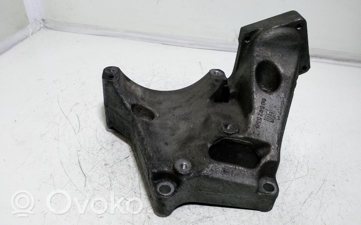 Opel Vectra B Supporto di montaggio della pompa del servosterzo 90502550